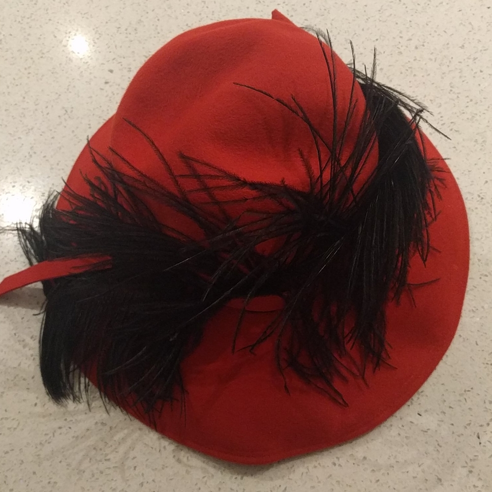 Beautiful bred hat🌸🍀🍀 - Picture 2 of 8